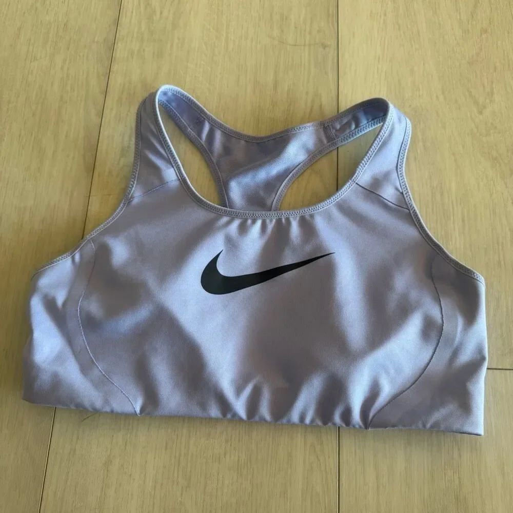 Nike women’s sports bra size L